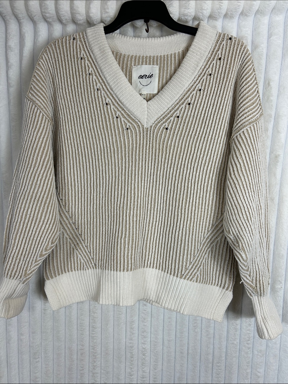 aerie Two-Tone oversized Cream and Tan chunky Ribbed V-Neck Sweater XS